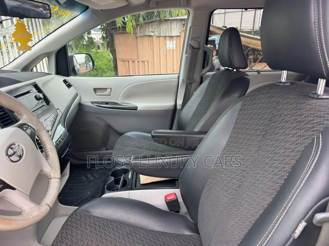 Toyota Sienna XLE 8 Passenger 2012 Gray
