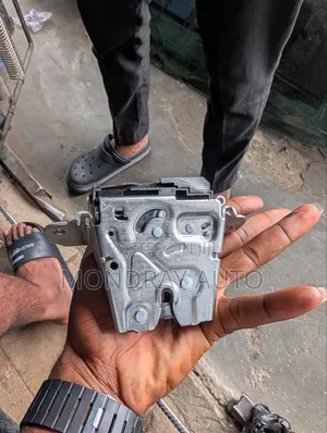 Mercedes Benz Boot Catcher Gle 167
