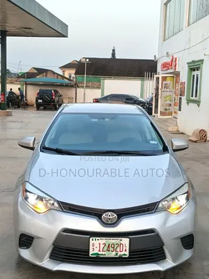 Toyota Corolla LE Plus 4dr Sedan (1.8L 4cyl CVT) 2015 Silver