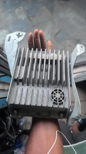 Mercedes Benz Amplifier for GLK/C-Class