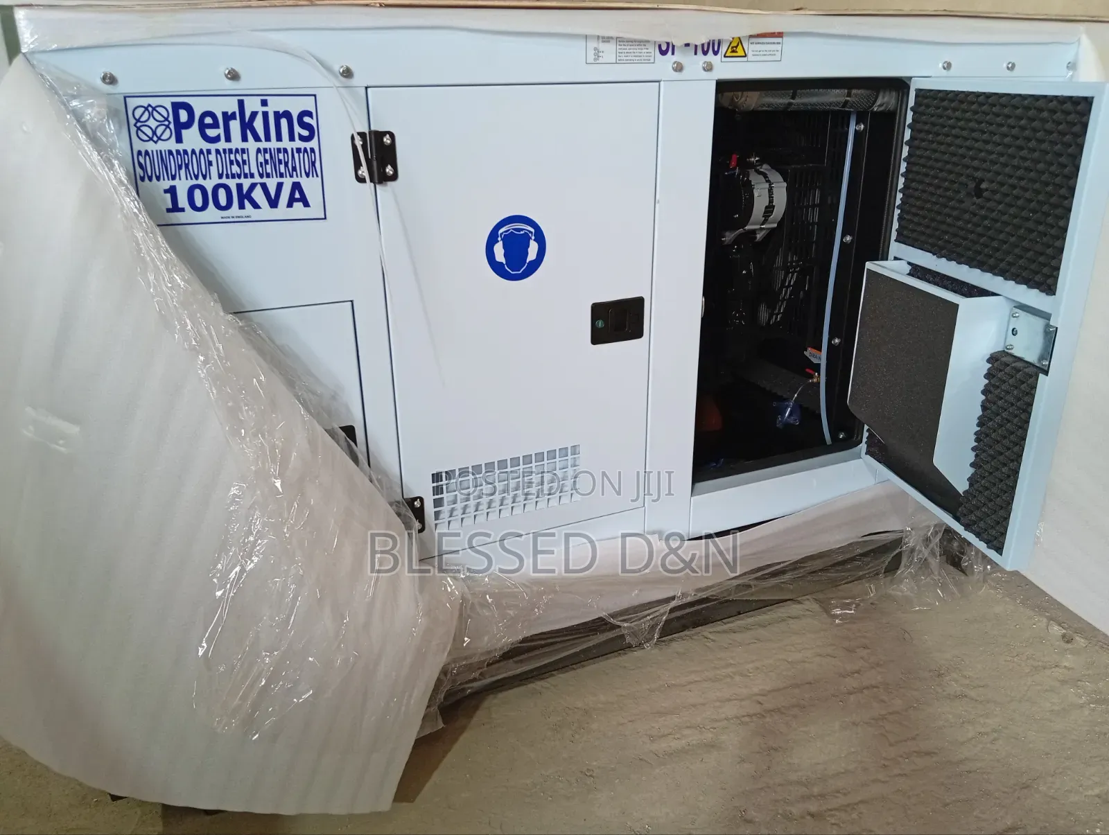 100KVA England Perkins Soundproof Diesel Generator Engine