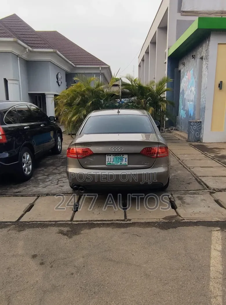 Audi A4 2011 Gold