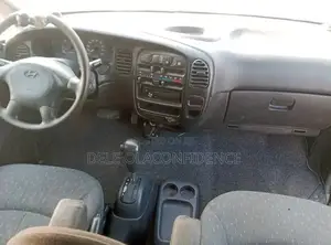 Hyundai H-100 2000 Blue