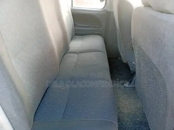 Hyundai H-100 2000 Blue