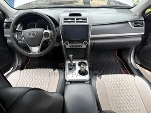 Toyota Camry 2014 Silver