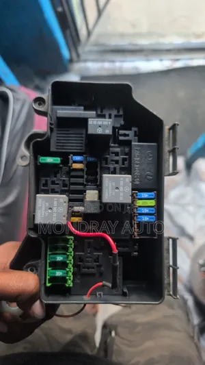 Mercedes Benz Front Fule Box C-Class E-Class