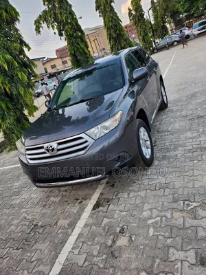 Toyota Highlander Limited 2011 Gray