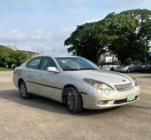 Lexus ES 2022 Silver
