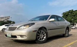 Lexus ES 2022 Silver
