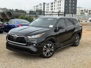 Toyota Highlander XLE 2021 Black