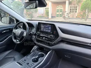 Toyota Highlander XLE 2021 Black