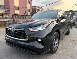 Toyota Highlander XLE 2021 Black