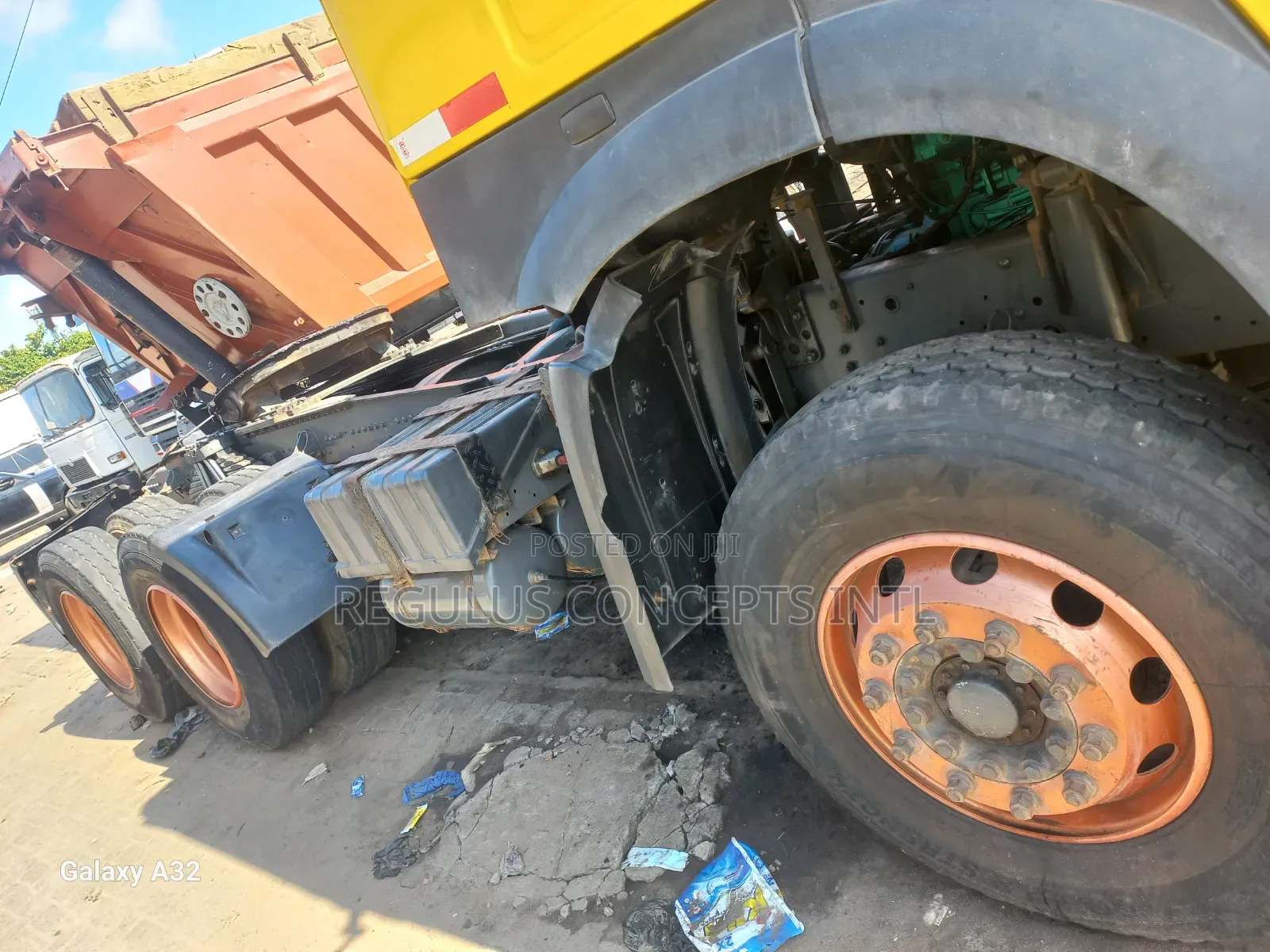 Iveco Moowy 1992 Yellow
