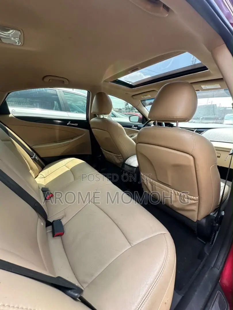 Hyundai Sonata 2010 Red