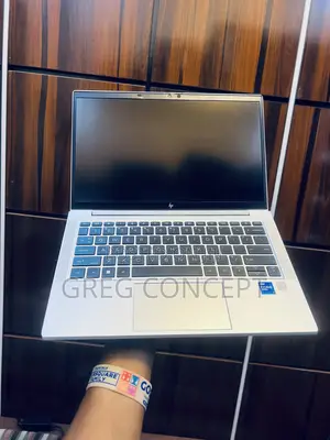 Laptop HP EliteBook 830 G8 16GB Intel Core i7 SSD 256GB