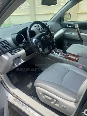Toyota Highlander Limited 2012