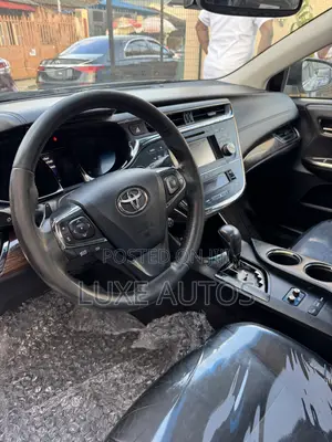 Toyota Avalon XLE Touring Sedan FWD (3.5L 6cyl 6A) 2013 Silver