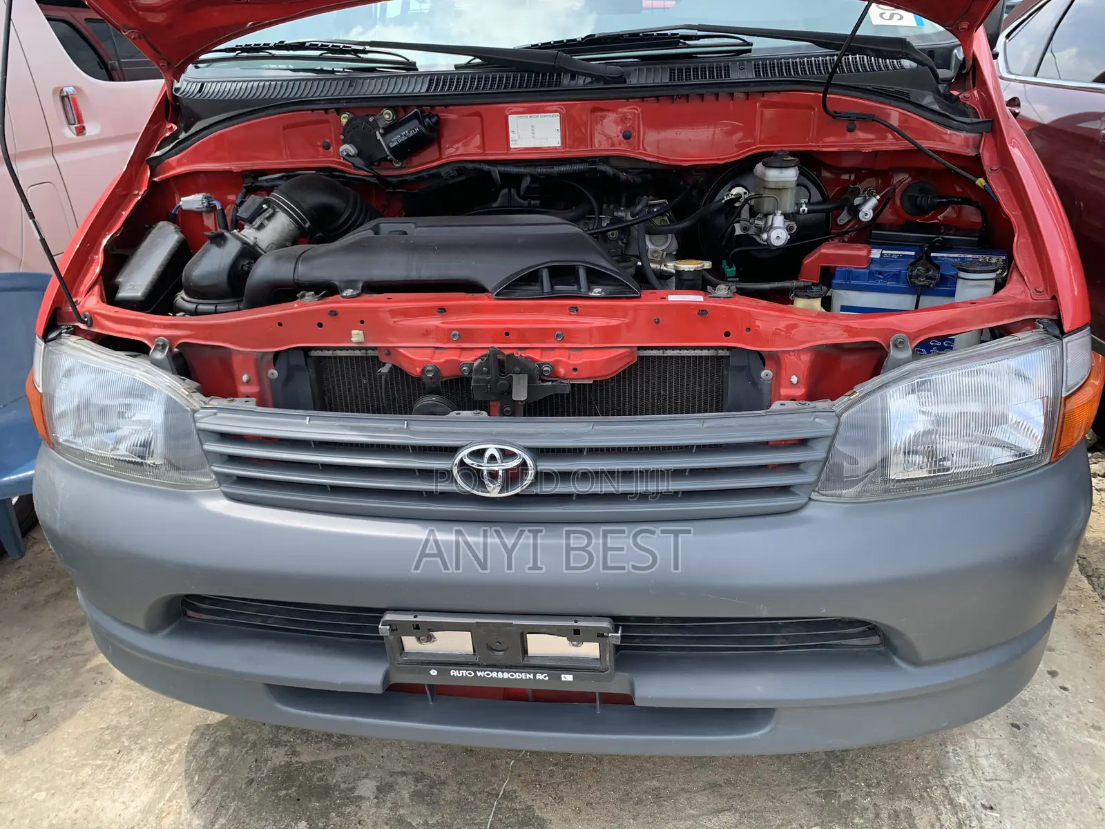 Toyota HiAce 2004 Red