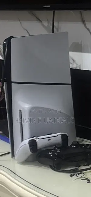 Play Station 5 (Slim)