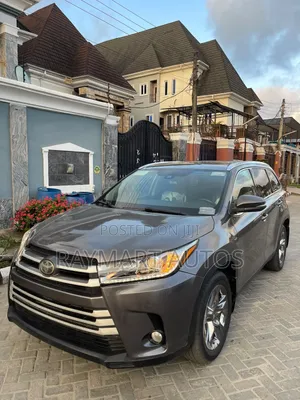 Toyota Highlander XLE 2019 Gray