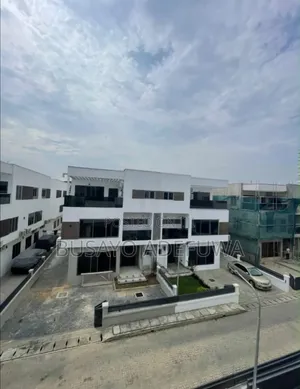 4bdrm Duplex in Banana Island Road for rent