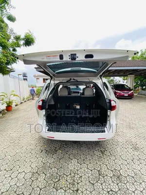 Toyota Sienna 2020 White