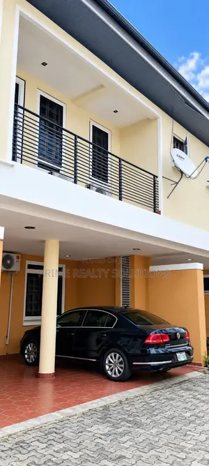 3bdrm Townhouse / Terrace in Lekki Phase 1 for rent