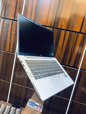 Laptop HP EliteBook 830 G8 16GB Intel Core i7 SSD 256GB
