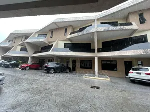 4bdrm Duplex in Lekki Phase 1 for rent