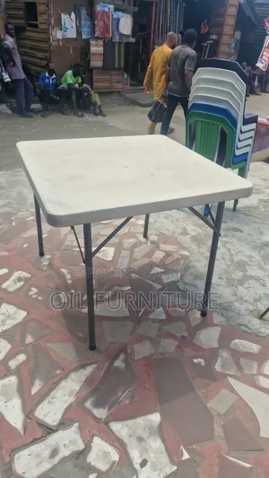 ​Heavy-Duty Square Plastic Folding Table for Events & Outdoor Use 4ft