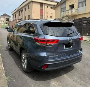 Toyota Highlander XLE 4dr SUV (3.5L 6cyl 6A) 2015 Blue