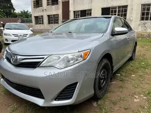 Toyota Camry LE 4dr Sedan (2.5L 4cyl 6A) 2014 Gray