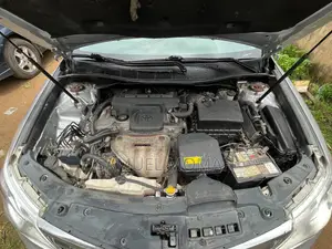 Toyota Camry LE 4dr Sedan (2.5L 4cyl 6A) 2014 Gray