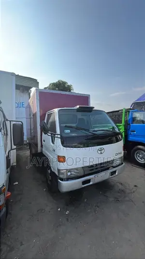 Toyota Dyna Cover Body