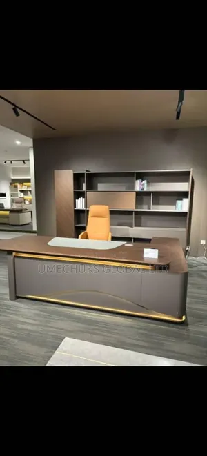 Executive Manager's Desk With Extension