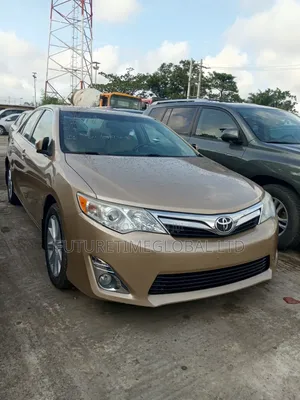 Toyota Camry 2014 Gold