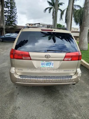 Toyota Sienna 2006 Gold