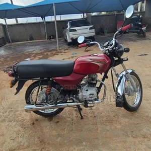 Bajaj Boxer 100 2026 Red