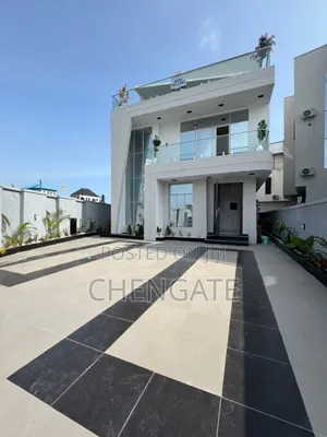 5bdrm Duplex in Chevron for sale