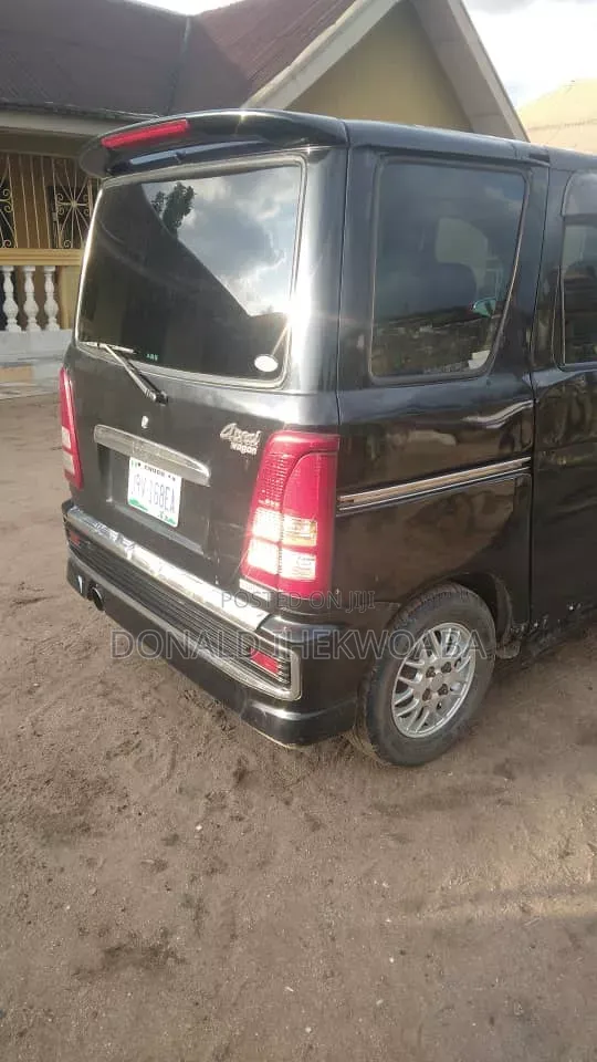 Daihatsu Hijet 2010 Black