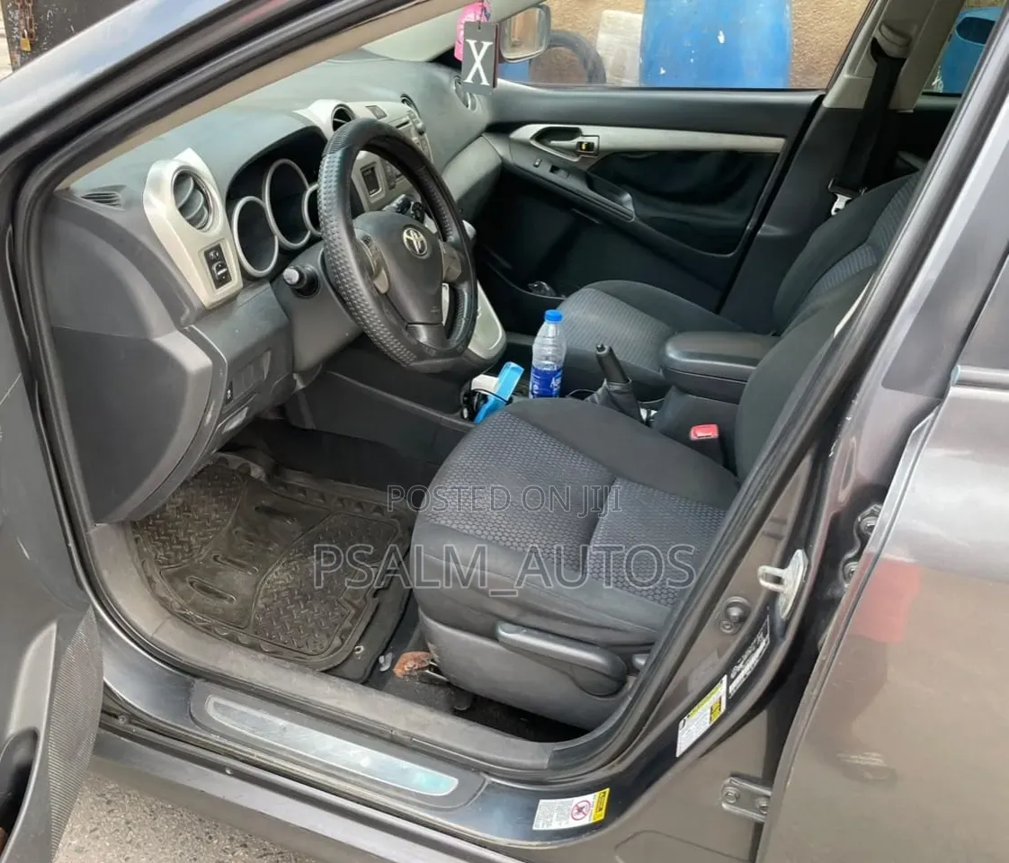 Toyota Matrix 2010 Gray