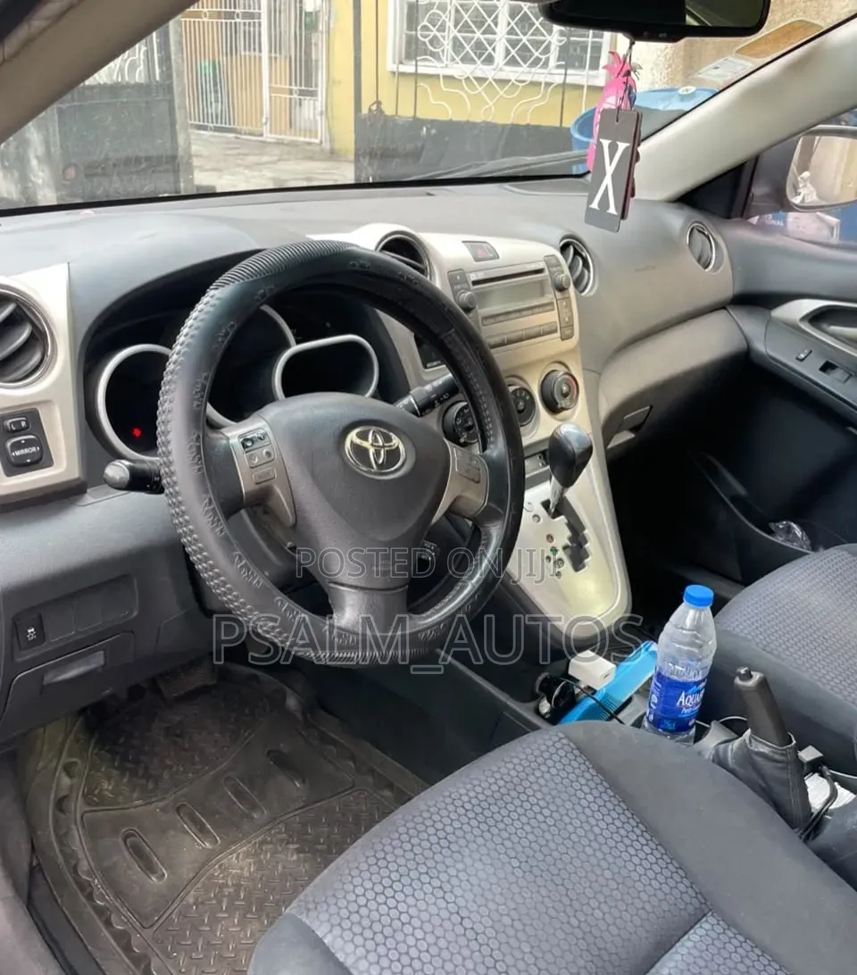 Toyota Matrix 2010 Gray