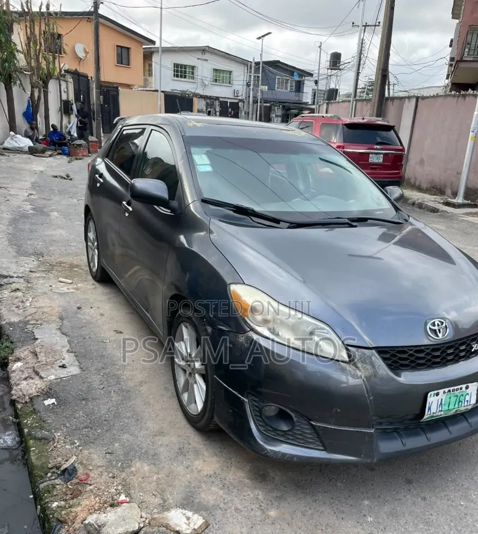 Toyota Matrix 2010 Gray