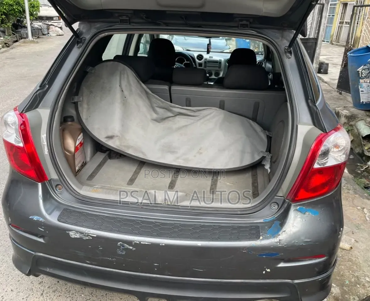 Toyota Matrix 2010 Gray
