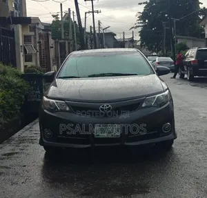 Toyota Camry SE 4dr Sedan (2.5L 4cyl 6A) 2013 Gray