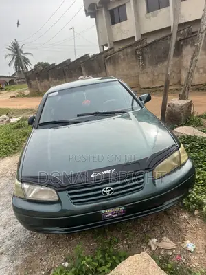 Toyota Camry LE 4dr Sedan (2.2L 4cyl 4A) 2000 Green