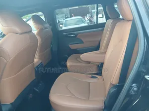 Toyota Highlander 2022 Black