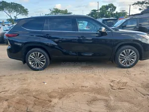 Toyota Highlander 2022 Black