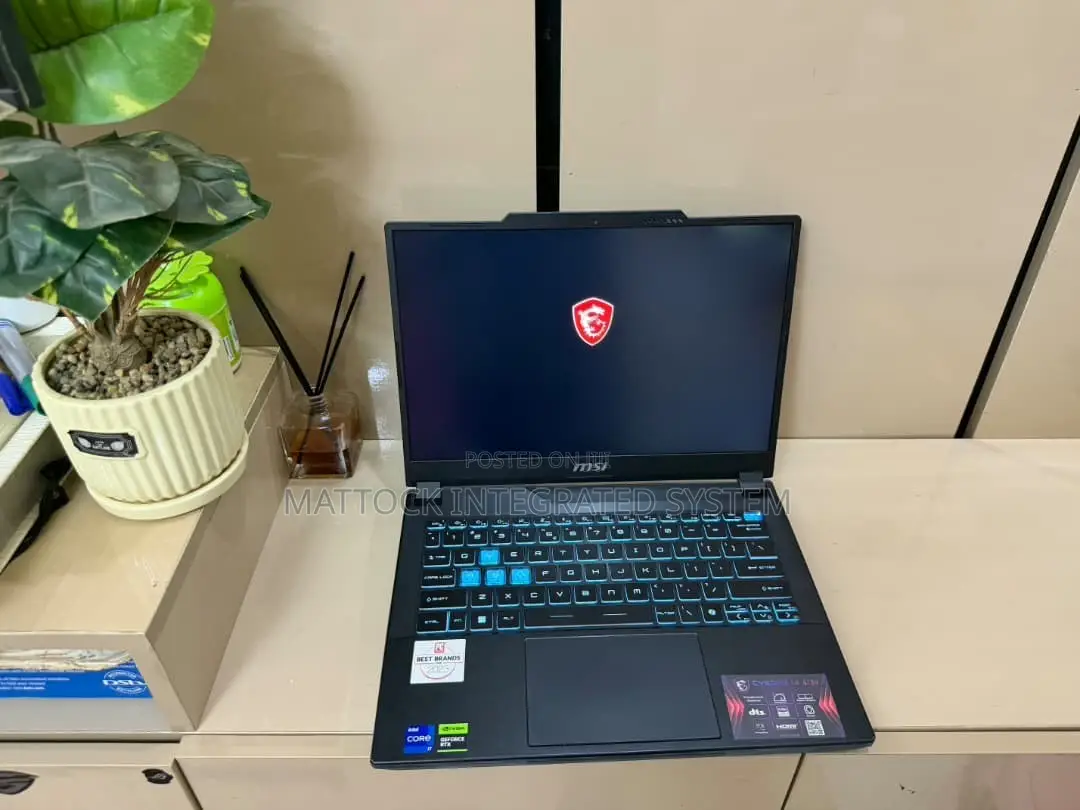 Laptop MSI Stealth 14 Studio A13VF 16GB Intel Core i7 SSD 1T