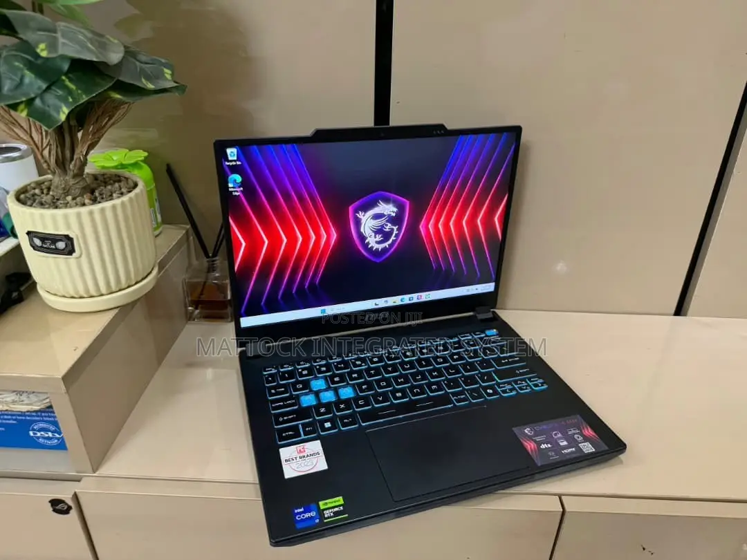 Laptop MSI Stealth 14 Studio A13VF 16GB Intel Core i7 SSD 1T